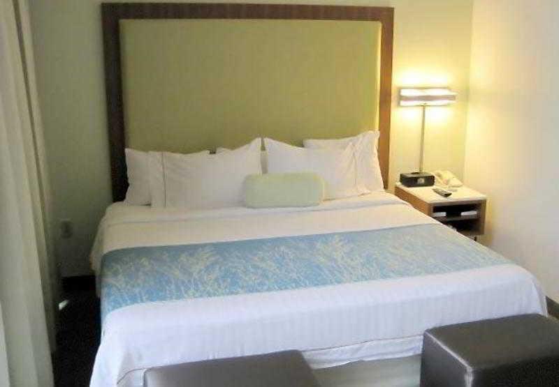 Springhill Suites By Marriott Lawrence Downtown Zewnętrze zdjęcie