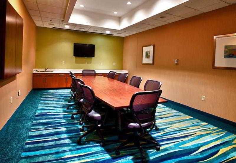 Springhill Suites By Marriott Lawrence Downtown Udogodnienia zdjęcie